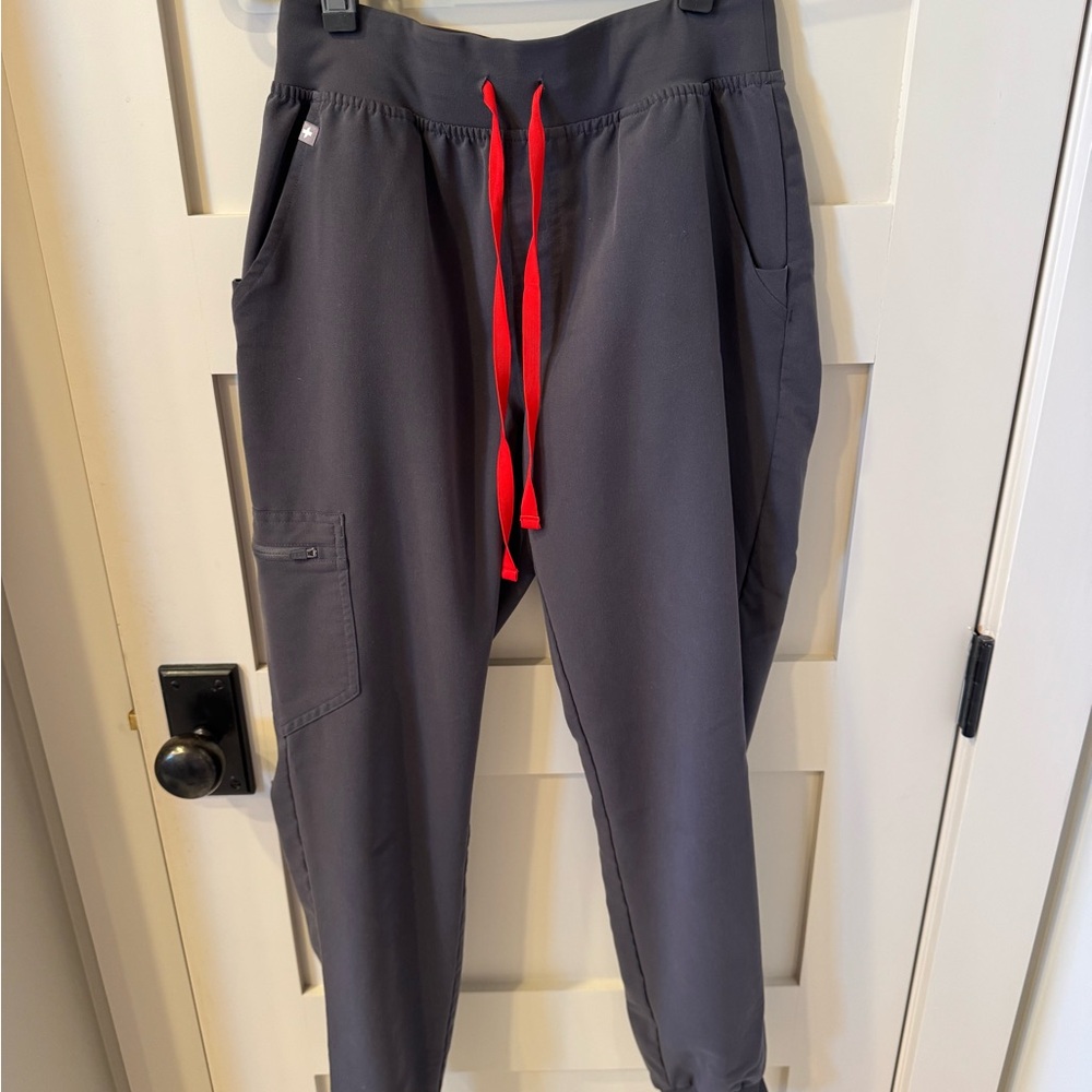 Figs Women’s Charcoal Zamora Jogger Scrub Pants